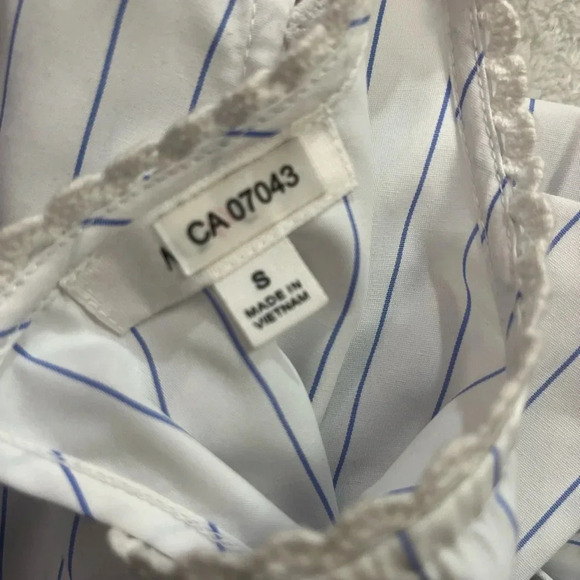 Ladies Blouse - Picture 2 of 6